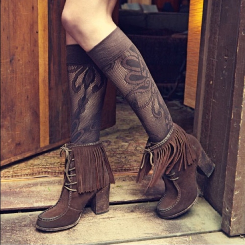Frye Parker Fringe Suede Short Booties in Chocolate 
Size 6.5